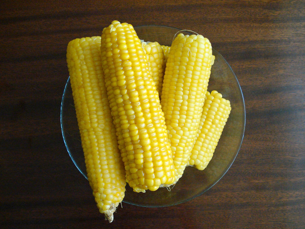วิธีต้มข้าวโพดอย่างไรให้อร่อย – How to boil corn on the cob – arinfood